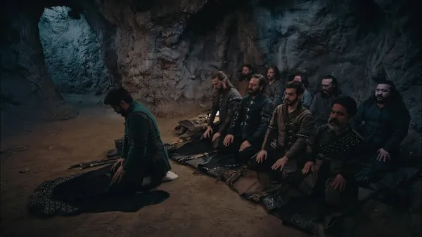 Kuruluş Osman’da Osman Bey ve alplerinin Allah’a duası