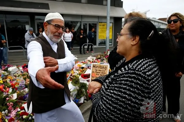 Yeni Zelanda'da kadın polisten anlamlı hareket