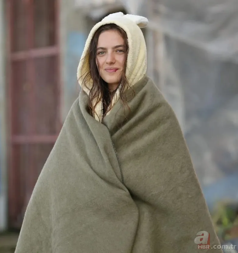 Taşacak Bu Deniz'in Eleni'si Ava Yaman'a sürpriz kutlama! Deniz Baysal paylaştı... 2