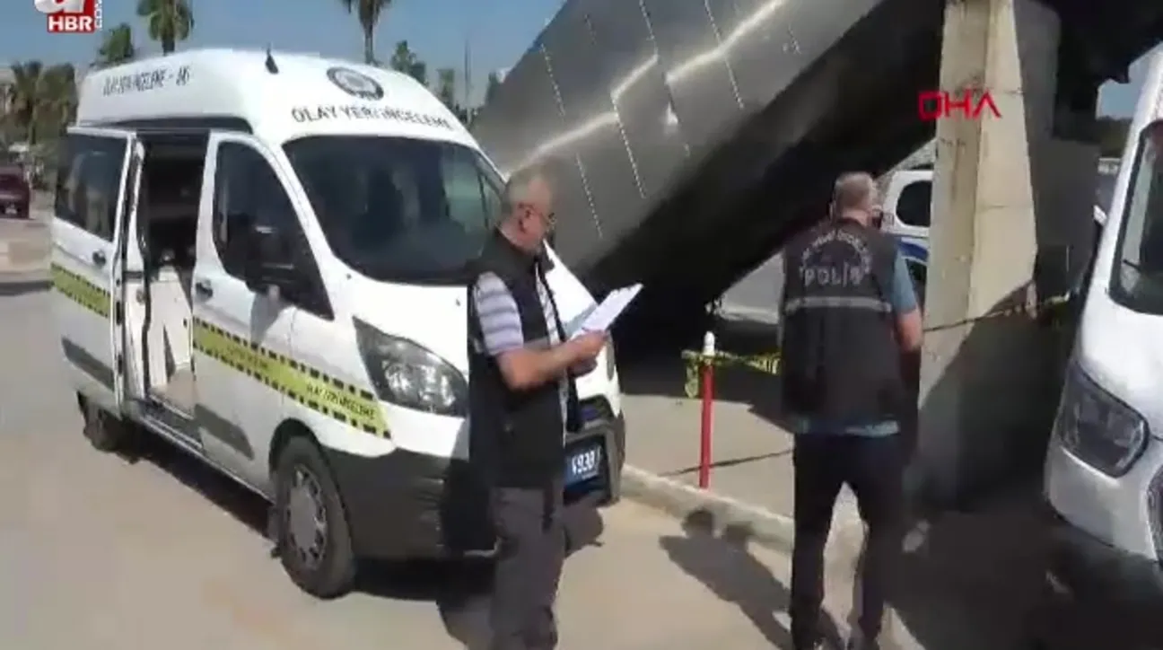 Antalya'da Otokoç galerisine silahlı saldırı