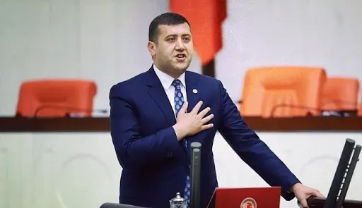 İYİ Partililerin ’Bozkurt’ fotoğrafına MHP’den tepki: Hatıralarımızın üzerinde dolaşmamaları adına son uyarıdır
