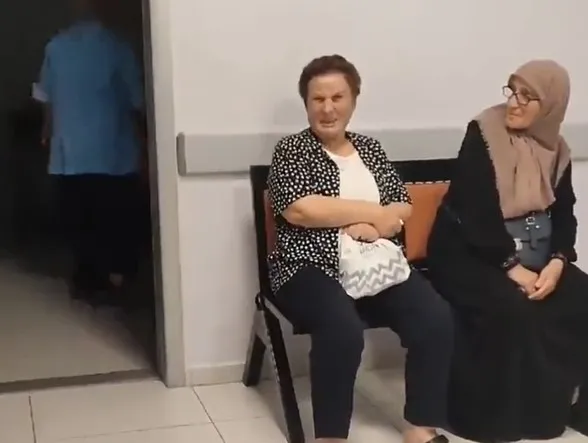 1693922039995.jpg Trabzon'da başörtülü kadınlara küstah sözler! Hastanede sıra bekleyen kadın hakaretler yağdırdı: Pislikler hayvanlar... - 1