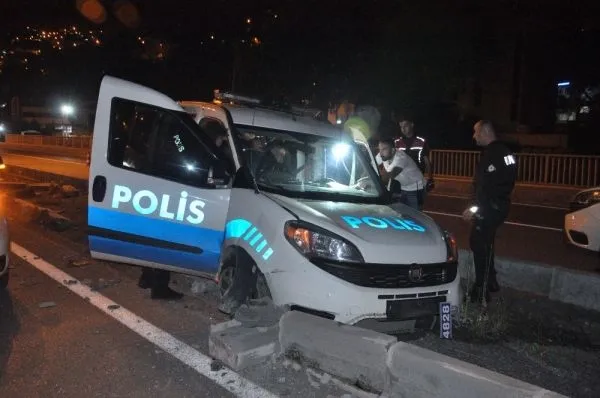 Alkollü sürücüyü kovalayan polis ekibi kaza yaptı: 2 polis yaralı - 2