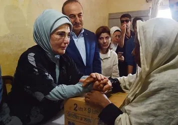 Emine Erdoğan'a 'İnsani Hizmet Takdir Ödülü'