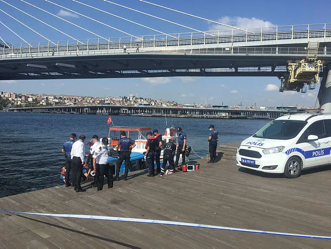 Haliç’ten erkek cesedi çıktı! Vatandaşlar ekiplere haber verdi - 1