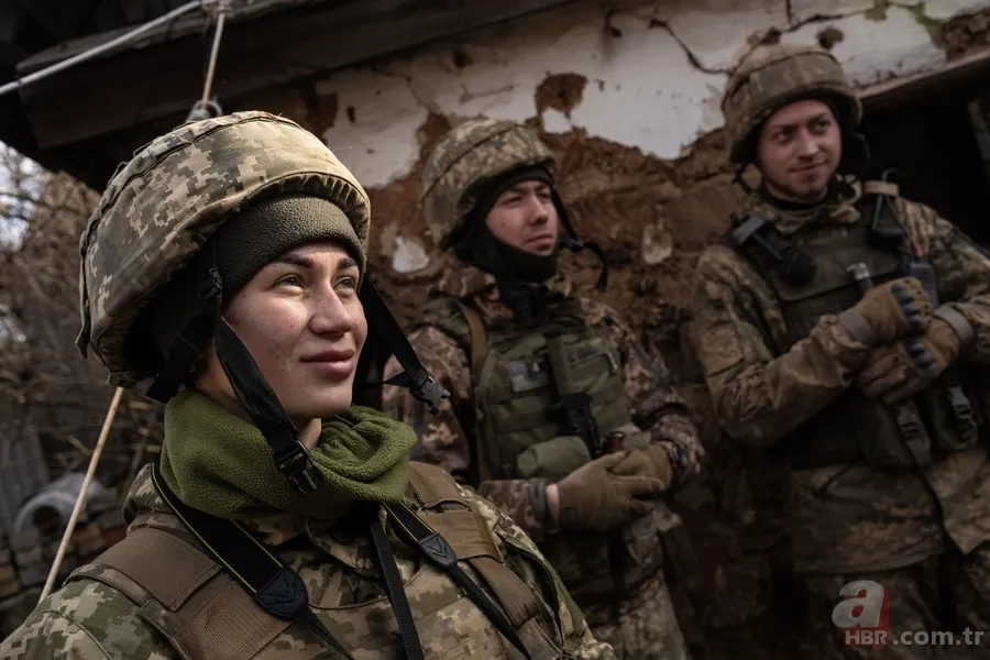 Putin'in katıldığı kutlamalara damga vuran pankart! Gizemli Z değişti 19