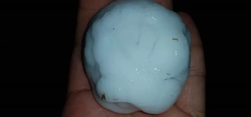 Camlar kırıldı tarım alanları zarar gördü! Muğla'yı ceviz büyüklüğünde dolu vurdu