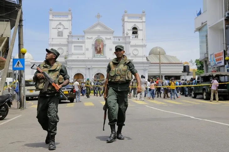 Sri Lanka'da art arda patlamalar