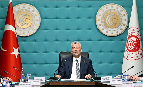 son-dakika-ticaret-bakani-omer-bolattan-otomobil-fiyatlarina-iliskin-flas-aciklamalar-1696578134036.jpg