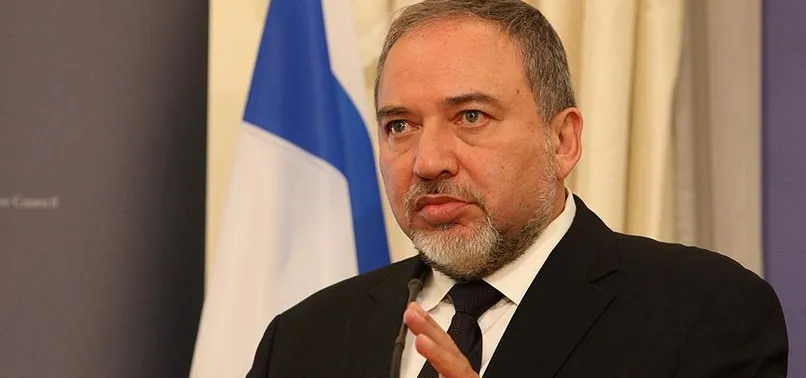 İsrail Savunma Bakanı istifa etti mi?