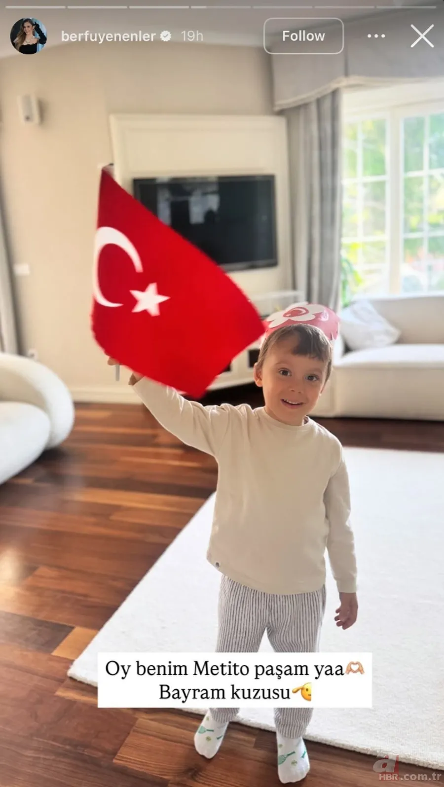 Ünlülerin 23 Nisan paylaşımları: Hülya Koçyiğit, İbrahim Tatlıses, Pınar Altuğ... 16