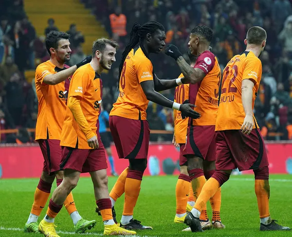 1671745325215.jpg Türkiye Kupası'nda Fenerbahçe-Galatasaray derbisi yaşanabilir! Gözler bugünkü kura çekiminde! ZTK son 16 heyecanı... - 1