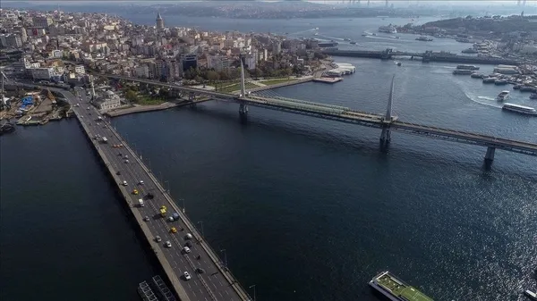 istanbullu-dikkat-yeni-galata-koprusunde-40-gun-surecek-calisma-bu-istikamet-trafige-kapatilacak-1691755652914.jpeg
