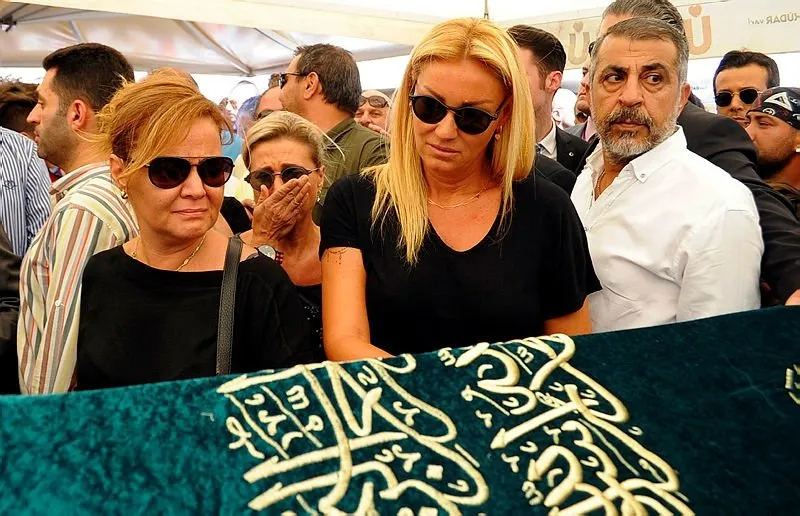 vatan sasmaz in olum yildonumunde pinar