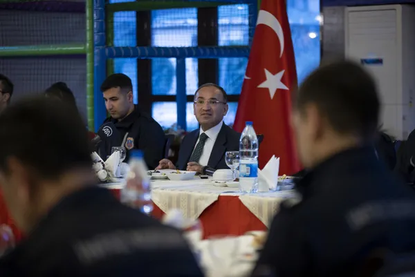 Adalet Bakanı Bekir Bozdağ: Her türlü denetime açık bir infaz sistemi uyguluyoruz