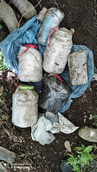 Hakkari'de PKK'ya ait patlayıcı silah ve mühimmat ele geçirildi - 2
