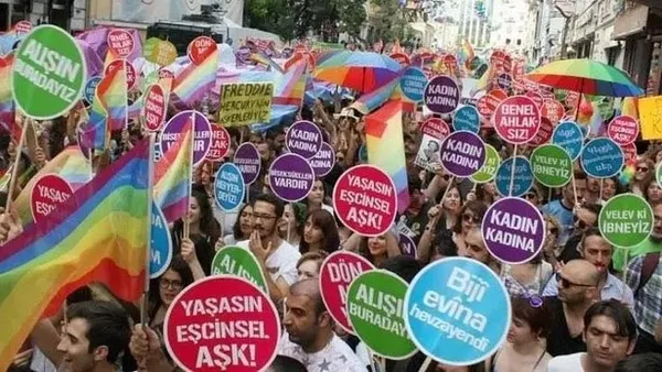 Büyük Aile Platformu TBMM’ye dilekçe verdi! LGBT terörünün sonlanması için 150 bin ıslak imza...
