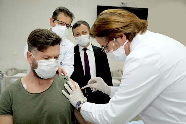 Yerli koronavirüs aşısında umut veren sonuçlar: Aşı yapılan gruptaki gönüllülerin antikorları yüzde 100 çıktı - 2