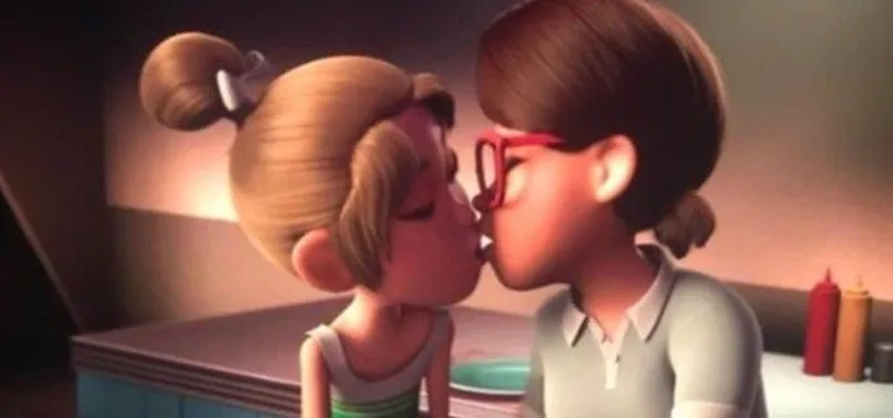 LGBT lobisi harekete geçti, bu manşetleri attırıyorlar! İşte Netflix'teki sapkınlık gerçeği