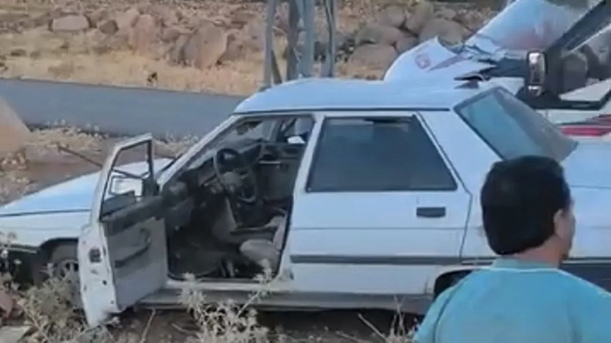 Şanlıurfa'da otomobille kamyonet çarpıştı: 3 yaralı