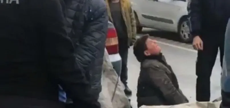 CHP’li Esenyurt Belediyesi’ne bağlı zabıta ekipleri çek çek arabasına el koydu! Kağıt toplayan çocuklar gözyaşlarına boğuldu