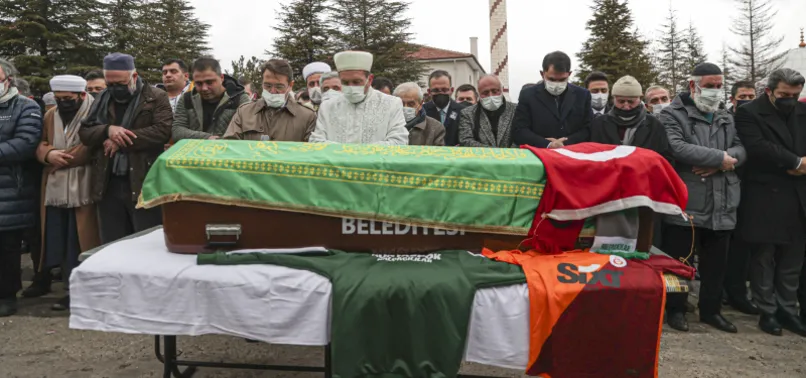 Son dakika | Ahmet Çalık'a son veda: Sevenleri yalnız bırakmadı! Babasının sözleri yürek dağladı