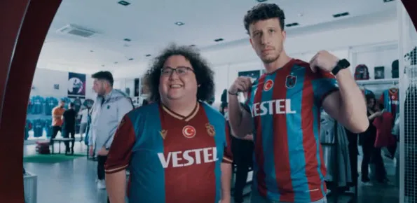 trabzonspor-taraftari-formalara-akin-etti-dudak-ucuklatan-gelir-1671604882814.jpg Trabzonspor taraftarı formalara akın etti! Dudak uçuklatan gelir - 1