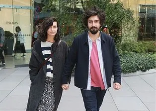 Ayırıldıkları iddia edilen Tuba Büyüküstün ve Umut Evirgen el ele görüntülendi