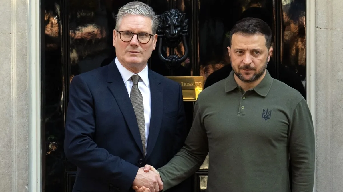 İngiltere'den Ukrayna'ya tam destek! Starmer'dan Zelenskiy'e güvence