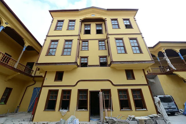 market-deposu-olarak-kullanilan-tarihi-veli-pasa-hani-restore-edildi-1637748346501.jpg Market deposu olarak kullanılan tarihi Veli Paşa Hanı restore edildi - 2