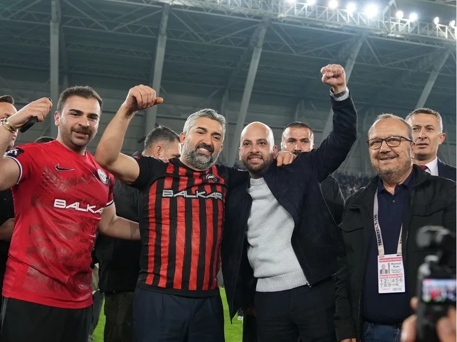 bir-sehrin-ruyasi-corum-fk-super-lige-yuruyor-1779259522953.jpg Bir şehrin rüyası: Çorum FK Süper Lig’e yürüyor - 4