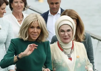 Emine Erdoğan Hollanda'da lider eşleriyle bir araya geldi