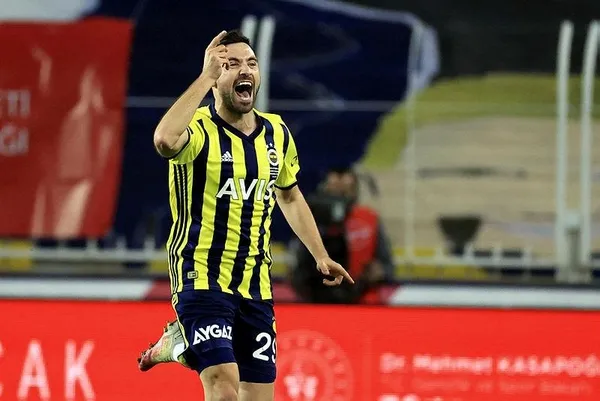 ozel-haber-sinan-gumus-antalya-yolunda-5-6-sene-sonra-donebilirim-demisti-1643901864248.jpeg Son dakika: Sinan Gümüş Antalyaspor'a gidiyor! ''5-6 sene sonra dönebilirim'' demişti ama... - 1