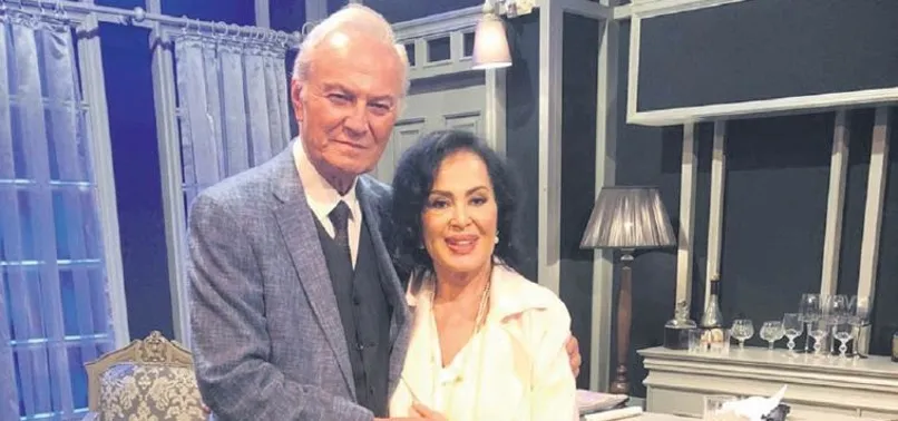 Efsane buluşma! Türkan Şoray ve Ediz Hun...
