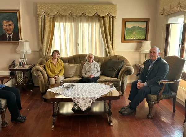 Dışişleri Bakanı Mevlüt Çavuşoğlu’ndan Deniz Baykal’ın ailesine taziye ziyareti