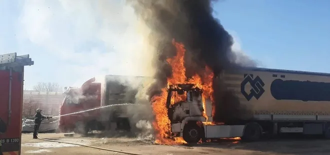 Eskişehir'de park halindeki 3 tır yandı