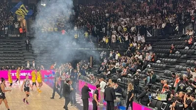 Türk derbisinde oyun durduruldu!