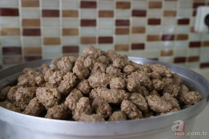 Önce haşlanıyor sonra kızartılıyor! Edirne’nin sokak lezzetine doyum olmuyor 9