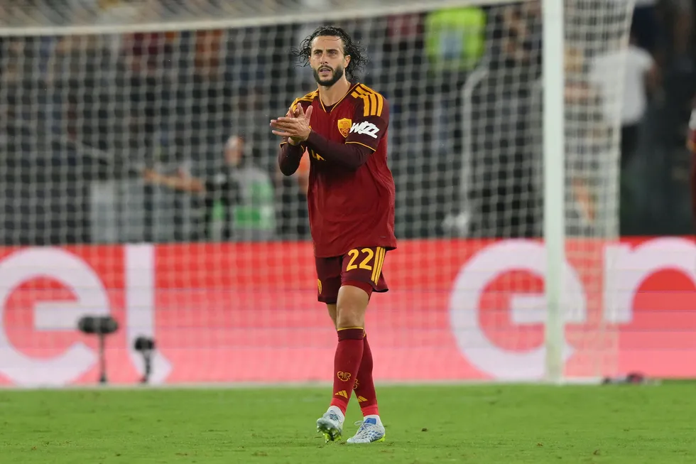 1789025326288.jpg Fenerbahçe Roma maçıyla Şampiyonlar Ligi'ne 18 yıl sonra geri dönüyor: Maç saat kaçta hangi kanalda? - 4