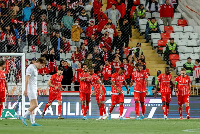 Antalyaspor: 4 - Hatayspor: 1 (MAÇ SONUCU ÖZET) - 3