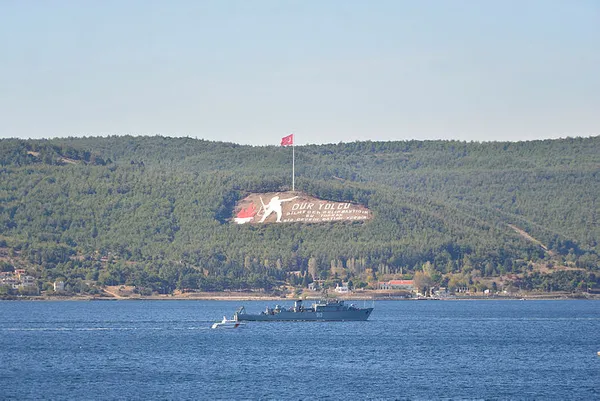 Rus askeri gemileri Çanakkale Boğazı’ndan geçti - 1