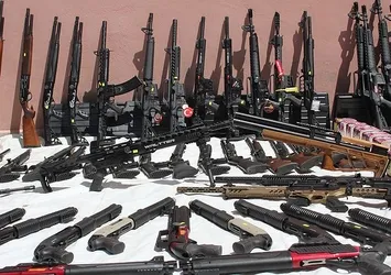 Konya'da kaçak silahlar kargo araçlarından çıktı