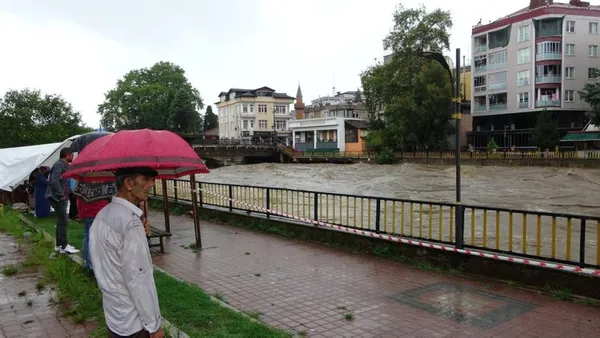 11 Ağustos İstanbul, İzmir, Antalya, Ankara hava durumu: Bugün hava nasıl olacak? Sel, su baskını uyarısı geldi - 9
