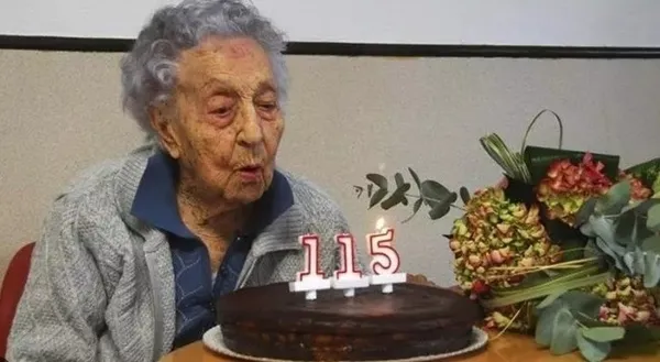 Dünyanın en yaşlı insanı unvanını aldı! Uzun yaşamının sırrını açıkladı