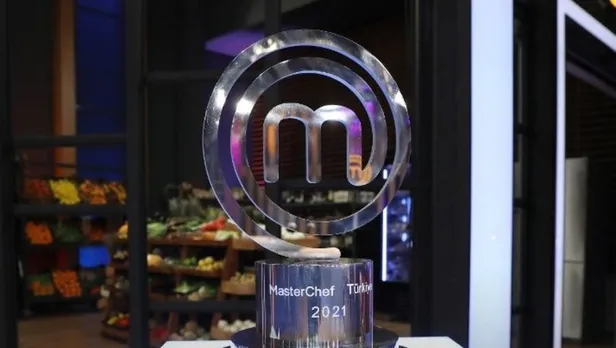 MasterChef’te kim kazandı? 9 Ocak MasterChef’te ilk 3’e kim kaldı, yarı finale kim çıktı? Şampiyonluk adayıydı... - 1