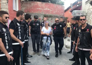 'Torbacı Nene' kıskıvrak yakalandı