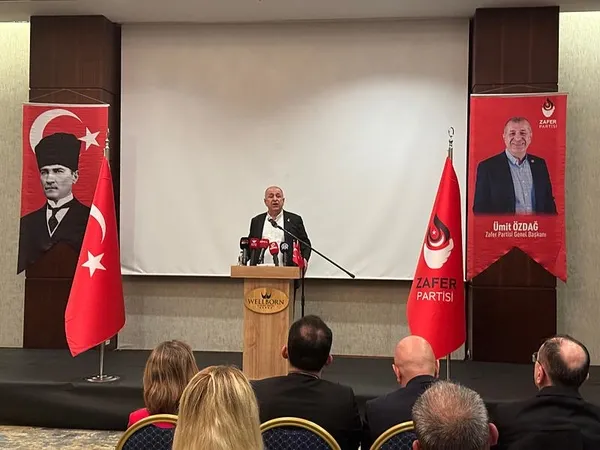 Zafer Partililer aday tanıtım toplantısında birbirine girdi! Yumruklar havada uçuştu