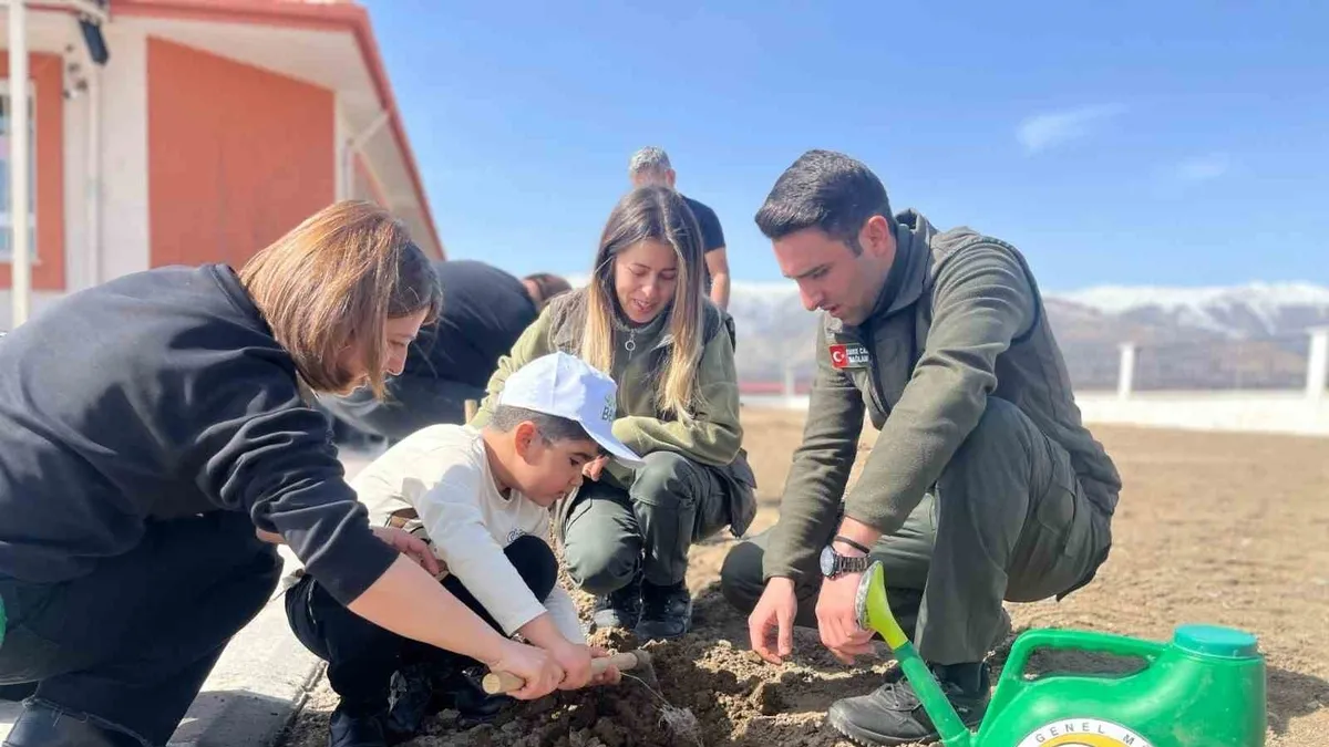 Erzincan'da fidan dikim etkinliği gerçekleştirildi