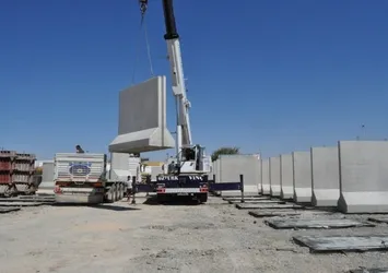 Suriye'de beton duvar çalışmaları hızlandı
