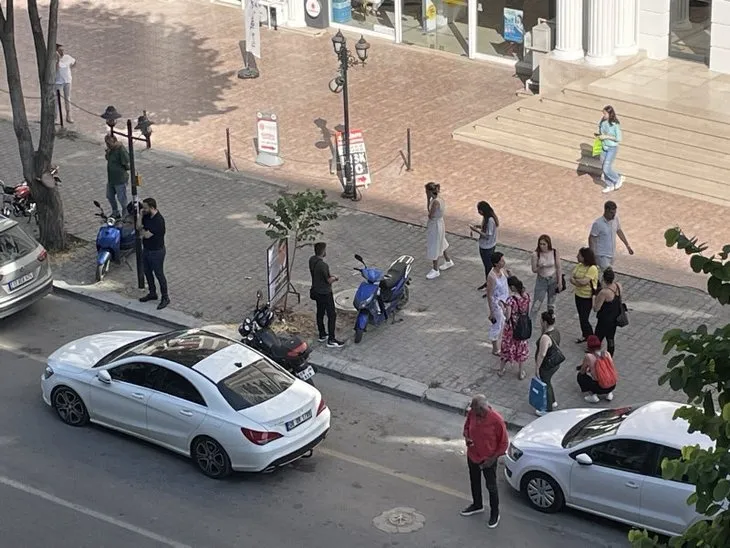 Adana’da 5,5 büyüklüğünde deprem! Vatandaşlar kendilerini sokağa attı | İşte panik anları